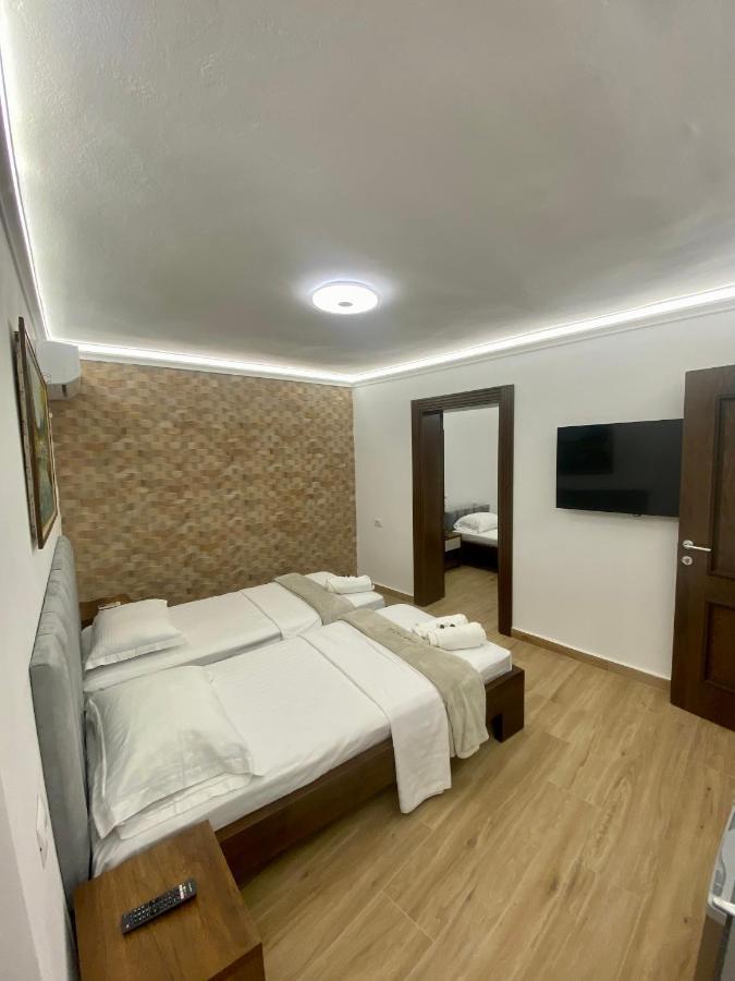 Vila Fatos Qama Berat Exterior photo